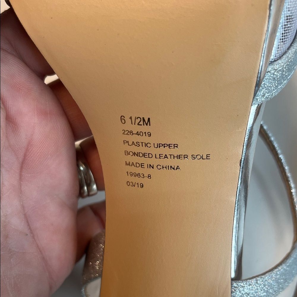 I. Miller Silver Glitter Women's Heels Size 6.5 Pre-Loved w/ Original Box - Picture 9 of 11